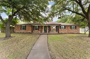 426 Brookhollow Cir, DeSoto, TX 75115 - Photo 1