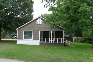 301 S 4th St, Grandview, TX 76050 - Photo 1