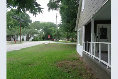 301 S 4th Street, Grandview, TX 76050 - Photo 4