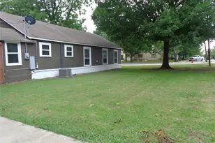 301 S 4th St, Grandview, TX 76050 - Photo 20