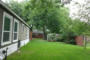 301 S 4th St, Grandview, TX 76050 - Photo 12