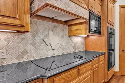 140 Eagles Peak Lane, Double Oak, TX 75077 - Photo 12