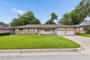 4812 Hollowbrook Rd, Fort Worth, TX 76103 - Photo 1