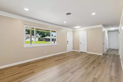 4812 Hollowbrook Road, Fort Worth, TX 76103 - Photo 4