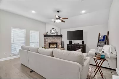 1641 Town Creek Circle, Weatherford, TX 76086 - Photo 6