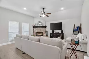 1641 Town Creek Cir, Weatherford, TX 76086 - Photo 6