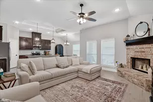 1641 Town Creek Cir, Weatherford, TX 76086 - Photo 8