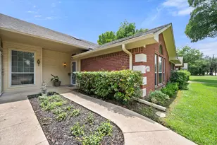 1209 W 3rd Ave, Corsicana, TX 75110 - Photo 2