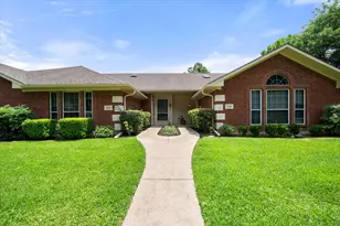 1209 W 3rd Ave, Corsicana, TX 75110 - Photo 1