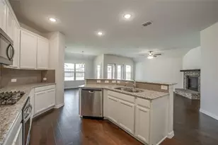 1829 Meadow Trail Ln, Aubrey, TX 76227 - Photo 4