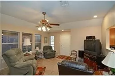 3112 Fairfield Drive, Grand Prairie, TX 75052 - Photo 2