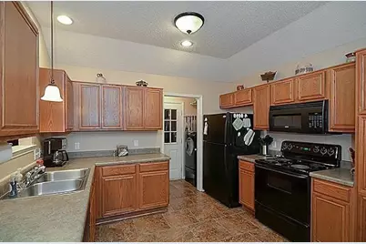 3112 Fairfield Drive, Grand Prairie, TX 75052 - Photo 8