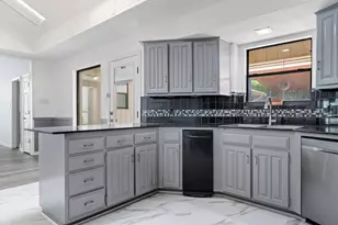 1908 Lakehill Ct, Arlington, TX 76012 - Photo 14