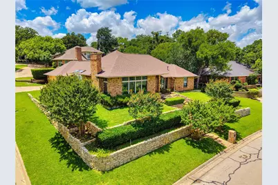 1908 Lakehill Court, Arlington, TX 76012 - Photo 2