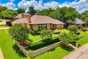 1908 Lakehill Ct, Arlington, TX 76012 - Photo 2