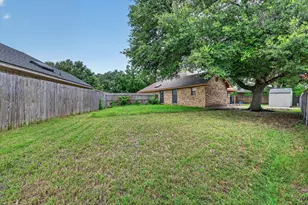 8209 Willow Glen Ct, Fort Worth, TX 76134 - Photo 18