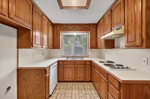 8209 Willow Glen Ct, Fort Worth, TX 76134 - Photo 6