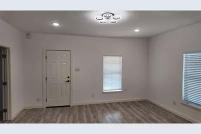 215 S Walker Street, Mesquite, TX 75149 - Photo 4