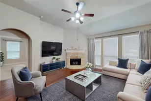 952 Tara Dr, Burleson, TX 76028 - Photo 4