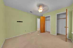 301 Dee Ln, Arlington, TX 76011 - Photo 20