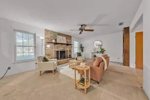 301 Dee Ln, Arlington, TX 76011 - Photo 6