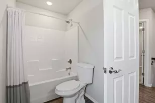 731 E Brown St, Cleburne, TX 76031 - Photo 24