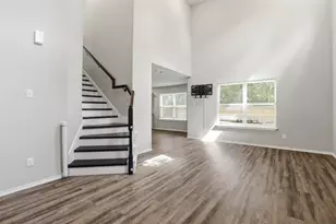 731 E Brown St, Cleburne, TX 76031 - Photo 6