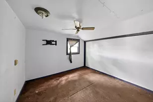 406 E Willingham St, Cleburne, TX 76031 - Photo 14