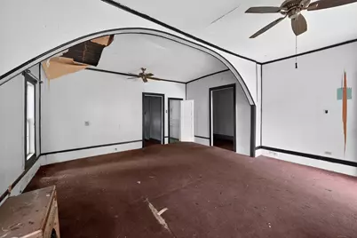 406 E Willingham Street, Cleburne, TX 76031 - Photo 2