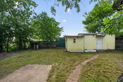 406 E Willingham Street, Cleburne, TX 76031 - Photo 18