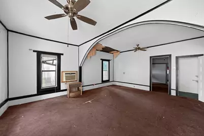 406 E Willingham Street, Cleburne, TX 76031 - Photo 4