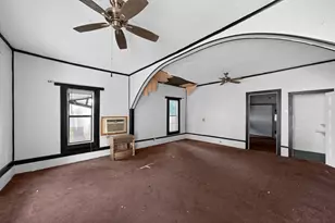 406 E Willingham St, Cleburne, TX 76031 - Photo 4