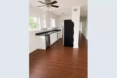 983 Main, Van, TX 75790 - Photo 8