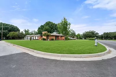 4001 Trail Lake Drive, Fort Worth, TX 76109 - Photo 4