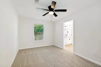 504 Davis Street, Gainesville, TX 76240 - Photo 14