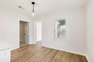 504 Davis Street, Gainesville, TX 76240 - Photo 10