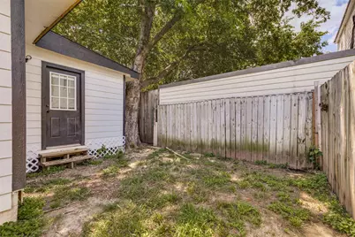 504 Davis Street, Gainesville, TX 76240 - Photo 24