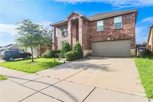 2324 Cavalry Dr, Fort Worth, TX 76177 - Photo 2