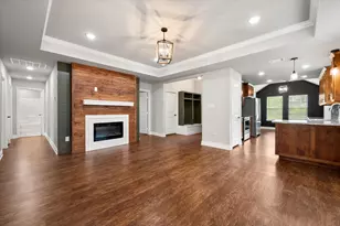 2514 San Gabriel Dr, Granbury, TX 76048 - Photo 8