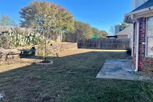 517 Meadowcrest Dr, Burleson, TX 76028 - Photo 24
