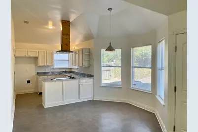 517 Meadowcrest Drive, Burleson, TX 76028 - Photo 8