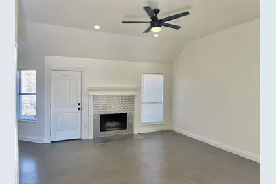 517 Meadowcrest Drive, Burleson, TX 76028 - Photo 4