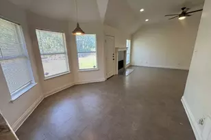 517 Meadowcrest Dr, Burleson, TX 76028 - Photo 6