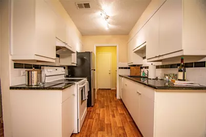 1817 Lipscomb Street, Fort Worth, TX 76110 - Photo 4