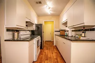 1817 Lipscomb St, Fort Worth, TX 76110 - Photo 4