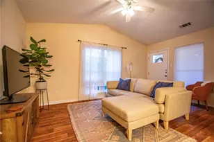 1817 Lipscomb St, Fort Worth, TX 76110 - Photo 2