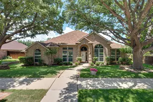 905 Brittany Dr, Lewisville, TX 75067 - Photo 1