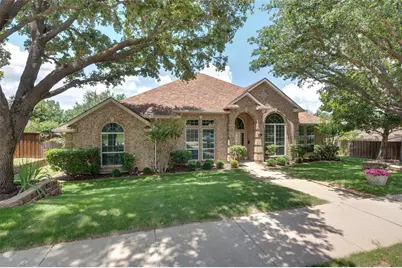 905 Brittany Drive, Lewisville, TX 75067 - Photo 2