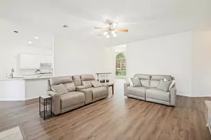 905 Brittany Dr, Lewisville, TX 75067 - Photo 6