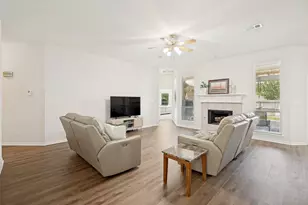 905 Brittany Dr, Lewisville, TX 75067 - Photo 4